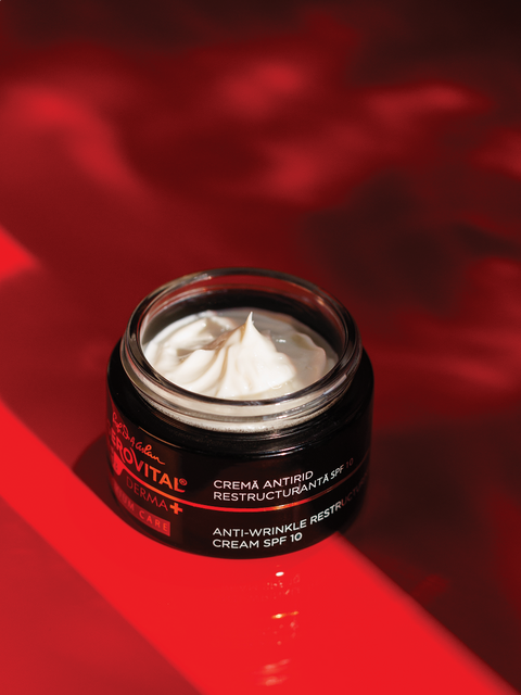 Gerovital Derma+ Premium - Anti Wrinkle Restructuring Cream SPF10